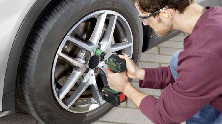 Produktbild: Bosch Home and Garden UniversalImpactDrive 18V-350 0603980304 Akku-Drehschlagschrauber 350 Nm 18 V Anzahl mitgelieferte Akkus 0