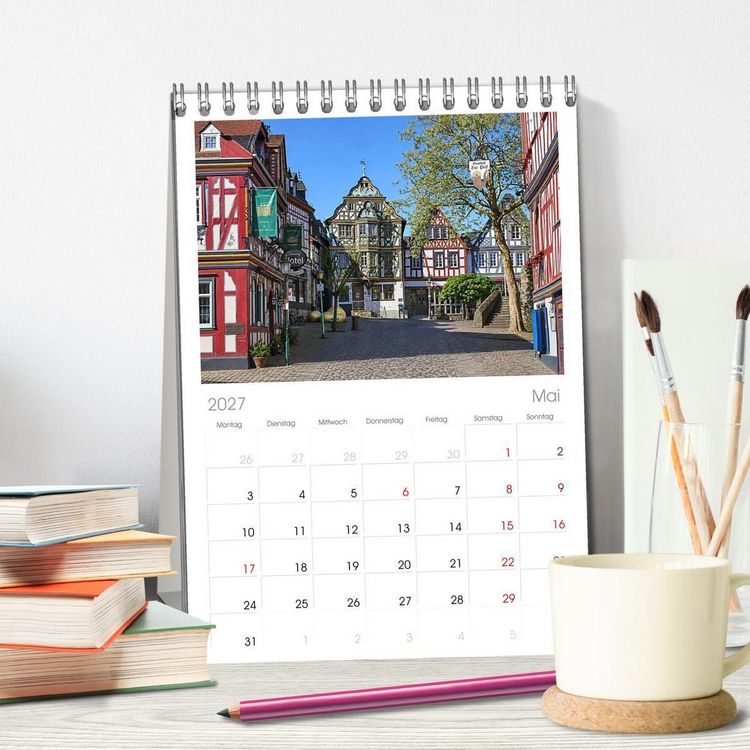 Produktbild: Tischplaner 2027 - Idstein und seine Fachwerkh&auml;user (A5 Tischkalender zum Aufstellen) CALVENDO