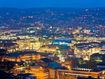 Produktbild: CALVENDO Puzzle Blick auf die Innenstadt von Stuttgart bei Nacht | 1000 Teile Lege-Gr&ouml;&szlig;e 64x48cm Foto-Puzzle f&uuml;r gl&uuml;ckliche Stunden