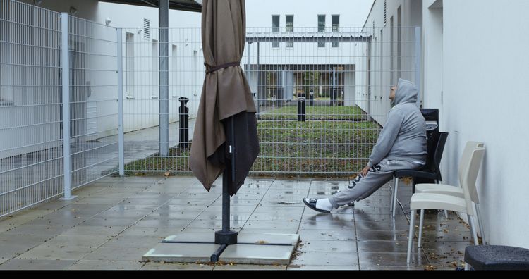 Produktbild: 12 Tage (OmU)