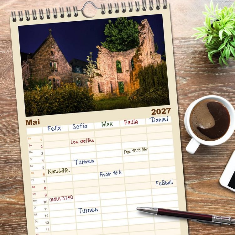 Produktbild: Familienplaner 2027 - M&auml;rchenhaftes Marburg mit 5 Spalten (Wandkalender, 21 x 45 cm) CALVENDO