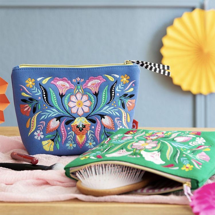 Produktbild: Fiesta del Sol Accessoirestasche bestickt, 18 x 24 cm, k&ouml;nigsblau