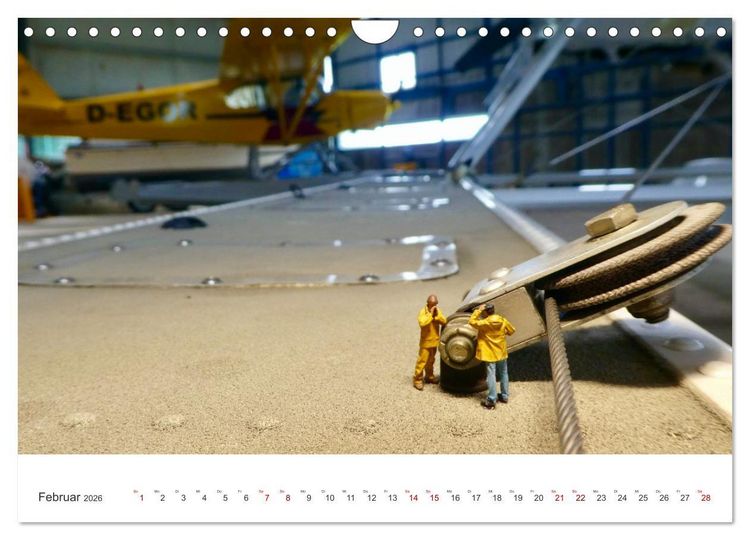 Produktbild: Follow me - fliegen anders erleben (Wandkalender 2026 DIN A4 quer), CALVENDO Monatskalender