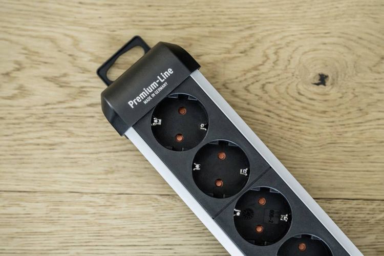 Produktbild: Brennenstuhl 1391030600 Steckdosenleiste mit Schalter Silber, Schwarz Schutzkontakt 1St.