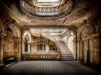 Produktbild: CALVENDO Puzzle "Palac Krowiarki" - verlassener Palast in Polen | 2000 Teile Lege-Gr&ouml;&szlig;e 90x67cm Foto-Puzzle f&uuml;r gl&uuml;ckliche Stunden