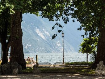 Produktbild: CALVENDO Puzzle Riva del Garda | 1000 Teile Lege-Gr&ouml;&szlig;e 64x48cm Foto-Puzzle f&uuml;r gl&uuml;ckliche Stunden