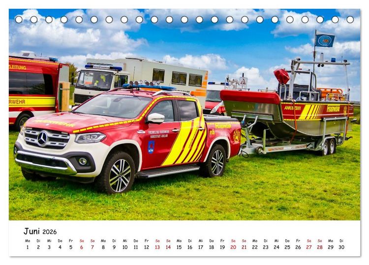 Produktbild: Blaulichttag, unsere Retter! (Tischkalender 2026 DIN A5 quer), CALVENDO Monatskalender