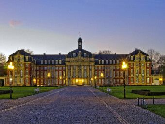 Produktbild: CALVENDO Puzzle Ein Motiv aus dem Kalender M&uuml;nster - Geschichten aus verschiedenen Jahrhunderten | 1000 Teile Lege-Gr&ouml;&szlig;e 64x48cm Foto-Puzzle f&uuml;r gl&uuml;ckliche Stunden