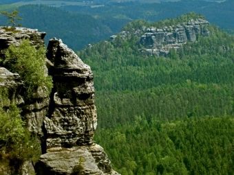 Produktbild: CALVENDO Puzzle Blick zum hinteren Raubschloss 1000 Teile Puzzle quer | 1000 Teile Lege-Gr&ouml;&szlig;e 64 &times; 48 cm Foto-Puzzle f&uuml;r gl&uuml;ckliche Stunden