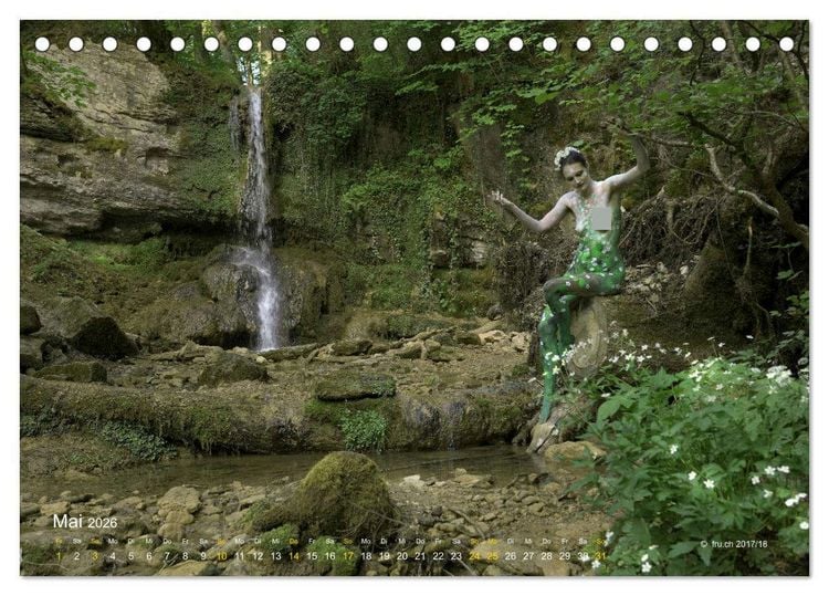 Produktbild: BODYPAINTING AM WASSERFALL VON LINN (Tischkalender 2026 DIN A5 quer), CALVENDO Monatskalender