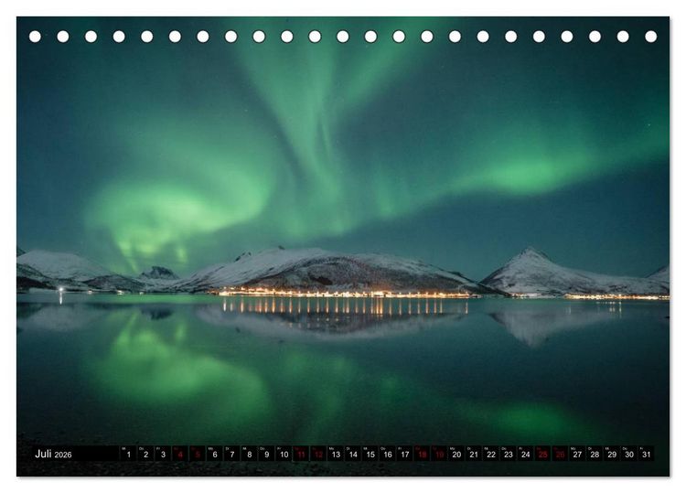 Produktbild: Aurora borealis - Magische Polarlichtn&auml;chte in Island und Norwegen (Tischkalender 2026 DIN A5 quer), CALVENDO Monatskalender