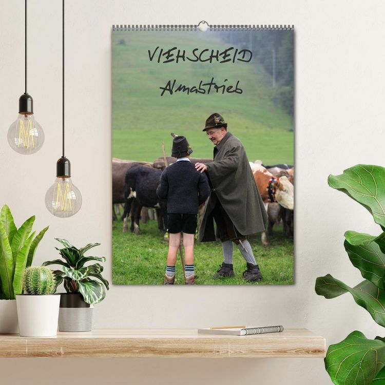 Produktbild: Viehscheid Almabtrieb (Wandkalender 2026 DIN A2 hoch), CALVENDO Monatskalender