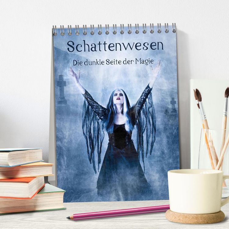 Produktbild: Schattenwesen - Die dunkle Seite der Magie (Tischkalender 2026 DIN A5 hoch), CALVENDO Monatskalender