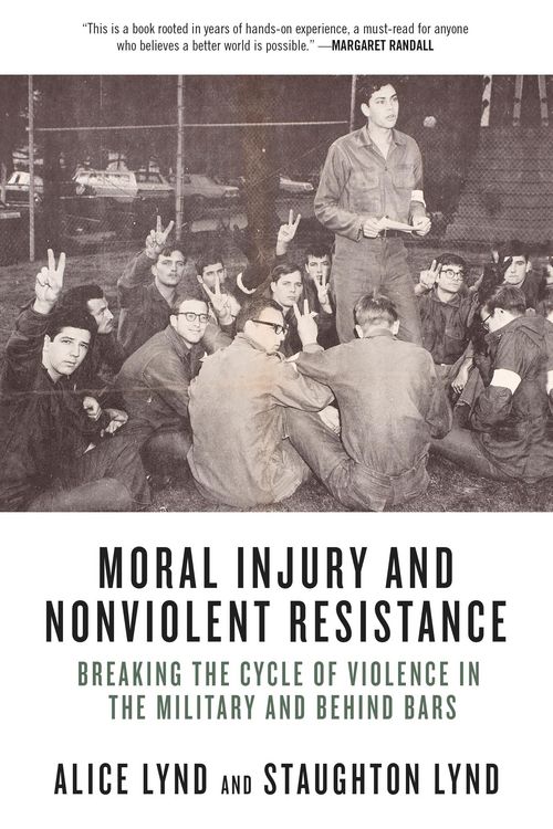 Produktbild: Moral Injury and Nonviolent Resistance