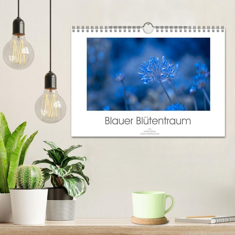 Produktbild: Blauer Bl&uuml;tentraum (Wandkalender 2026 DIN A4 quer), CALVENDO Monatskalender