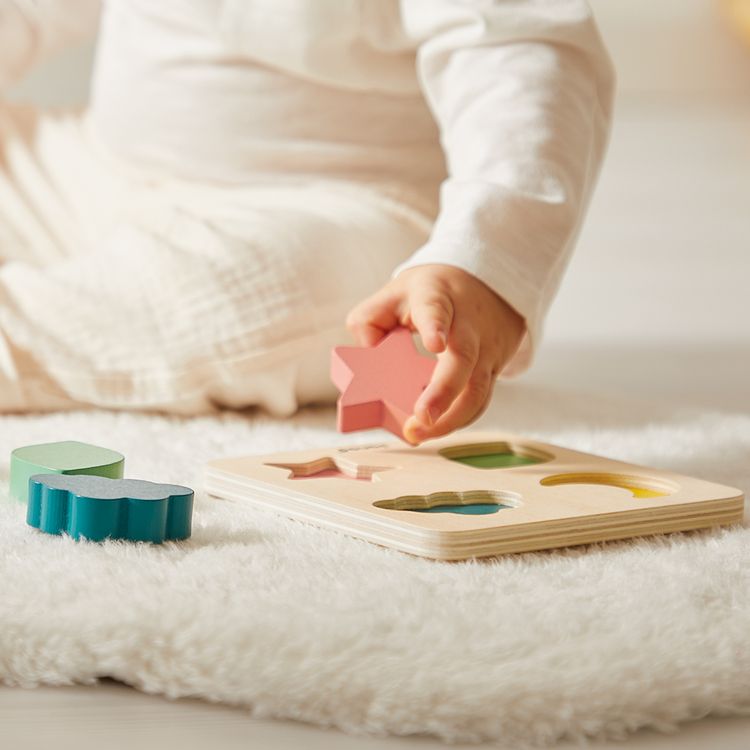 Produktbild: Entwicklungsbox mit 4 Spielzeugen ab 18 Monaten &ndash; Ziehspiel, Musik u. Puzzle