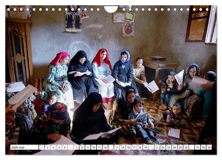 Produktbild: PORTRAITS - Frauen aus aller Welt (Wandkalender 2026 DIN A4 quer), CALVENDO Monatskalender