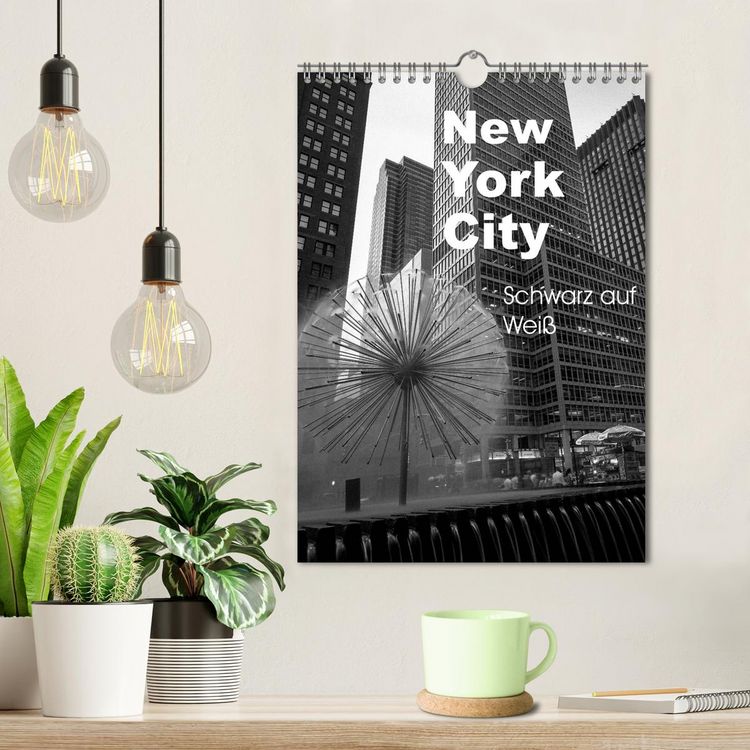 Produktbild: New York City Schwarz auf Wei&szlig; (Wandkalender 2026 DIN A4 hoch), CALVENDO Monatskalender
