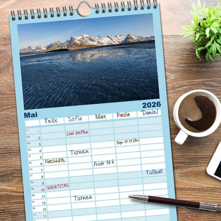 Produktbild: Familienplaner 2026 - Licht des Nordens - LOFOTEN mit 5 Spalten (Wandkalender, 21 x 45 cm) CALVENDO
