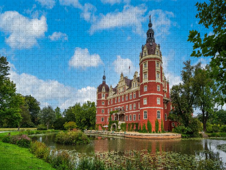 Produktbild: CALVENDO Puzzle Ein Blick auf das Schloss F&uuml;rst-P&uuml;ckler in Bad Muskau | 1000 Teile Lege-Gr&ouml;&szlig;e 64x48cm Foto-Puzzle f&uuml;r gl&uuml;ckliche Stunden