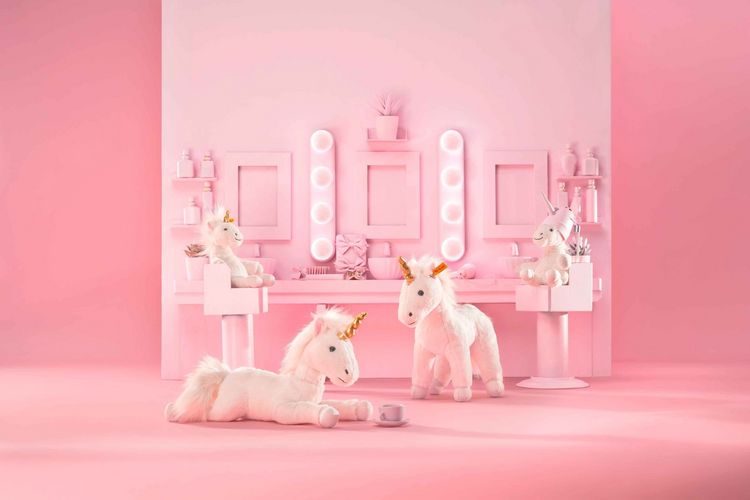 Produktbild: Steiff 067655 - Unica Schlenker-Einhorn, sitzend, wei&szlig;, Pl&uuml;sch, 20 cm