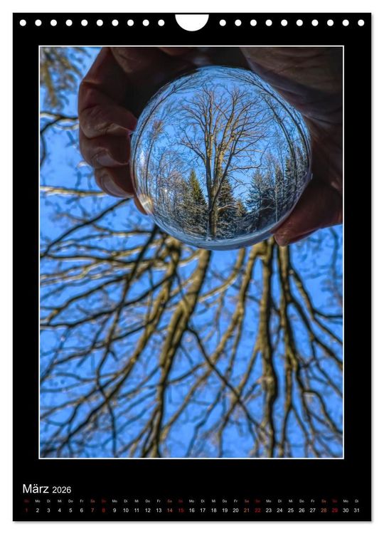 Produktbild: Momente aus Glas &ndash; Glaskugelfotografie (Wandkalender 2026 DIN A4 hoch), CALVENDO Monatskalender