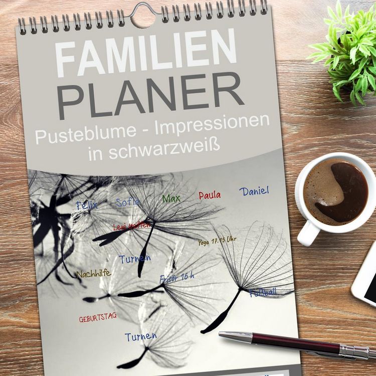 Produktbild: Familienplaner 2026 - Pusteblume - Impressionen in schwarzwei&szlig; mit 5 Spalten (Wandkalender, 21 x 45 cm) CALVENDO