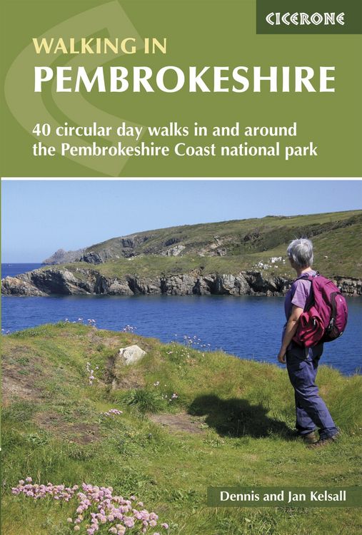 Produktbild: Walking in Pembrokeshire