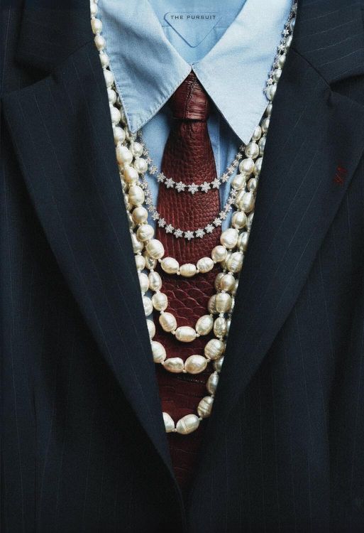 Produktbild: The Pursuit of the Power-Suit