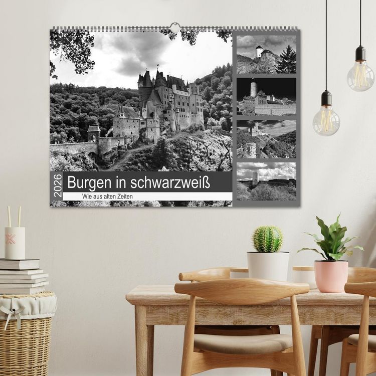 Produktbild: Burgen in schwarzwei&szlig; - Wie aus alten Zeiten (Wandkalender 2026 DIN A2 quer), CALVENDO Monatskalender