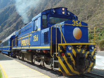 Produktbild: CALVENDO Puzzle Peru Rail Bahnhof Ollantaytambo, Schmalspur-Dieselbahn nach Machu Picchu. | 1000 Teile Lege-Gr&ouml;&szlig;e 64x48cm Foto-Puzzle f&uuml;r gl&uuml;ckliche S