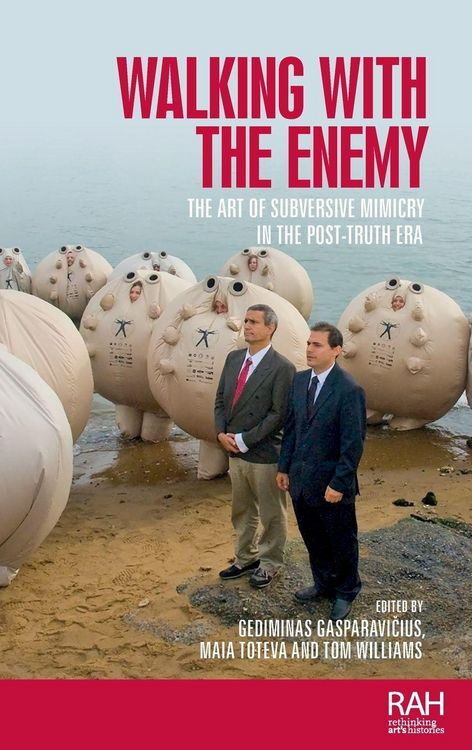 Produktbild: Walking with the enemy