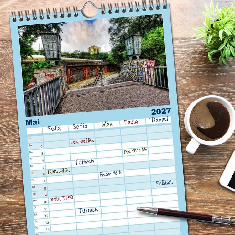 Produktbild: Familienplaner 2027 - Berlin mit 5 Spalten (Wandkalender, 21 x 45 cm) CALVENDO