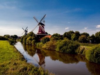 Produktbild: CALVENDO Puzzle Greetsieler Zwillings-Muehlen | 1000 Teile Lege-Gr&ouml;&szlig;e 64x48cm Foto-Puzzle f&uuml;r gl&uuml;ckliche Stunden