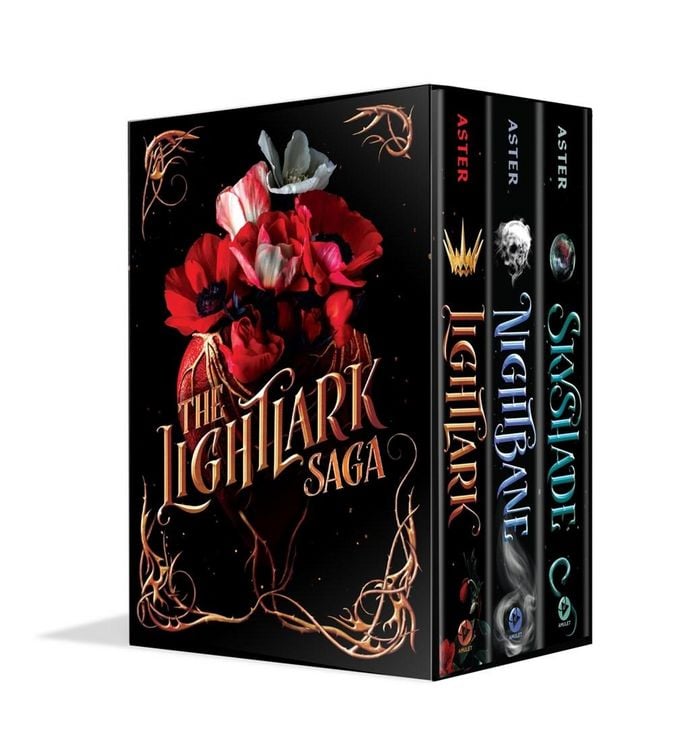 Bild vom Artikel The Lightlark Saga: The Ultimate Box Set (Lightlark Saga Books 1-3) vom Autor Alex Aster
