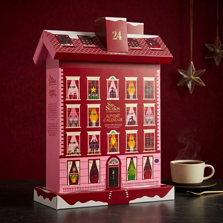 Produktbild: English Tea Shop Winter Cottage Tee Adventskalender, BIO, 24 Pyramidenbeutel