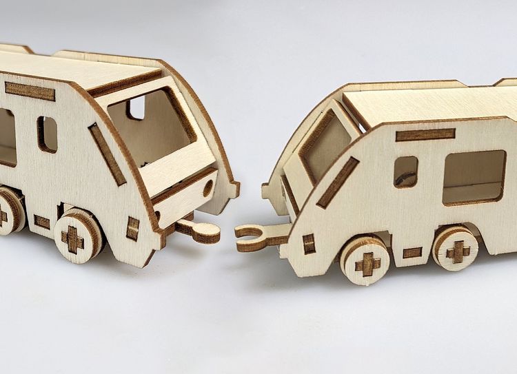 Produktbild: PEBARO 850/0L - Holzbausatz Regionalzug Lasercut, 32 Teile, Holzkonstruktion zum Zusammenstecken
