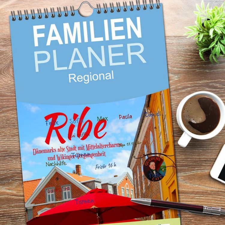 Produktbild: Familienplaner 2026 - Ribe, D&auml;nemarks alte Stadt mit Mittelaltercharme und Wikinger-Vergangenheit mit 5 Spalten (Wandkalender, 21 x 45 cm) CALVENDO