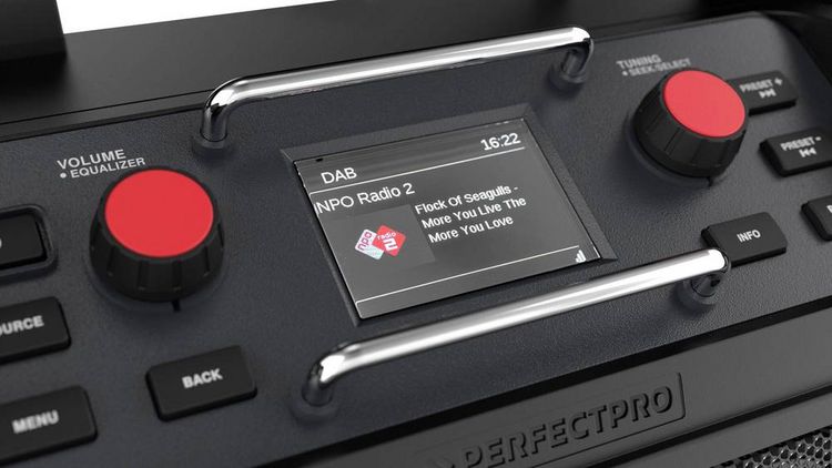 Produktbild: PerfectPro RockPro Baustellenradio DAB+, UKW AUX, Bluetooth&reg;, USB Akku-Ladefunktion, spritzwassergesch&uuml;tzt, staubdicht, sto&szlig;fest