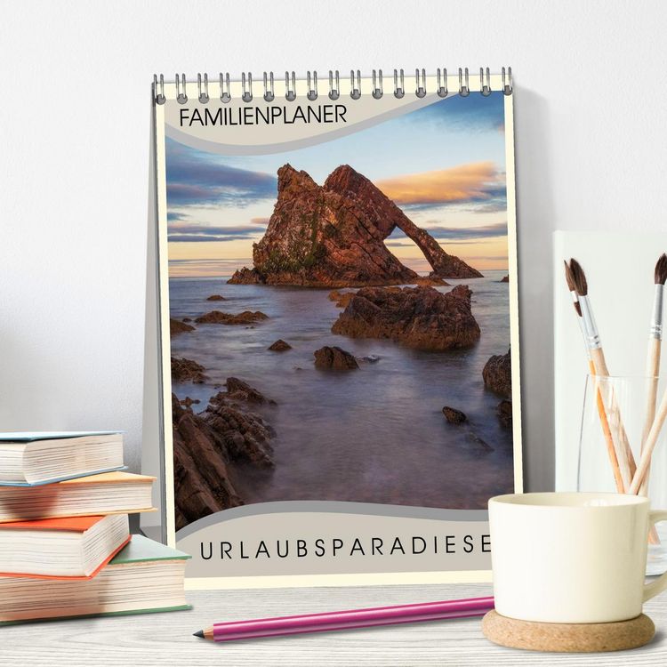 Produktbild: Urlaubsparadiese - Familienplaner (Tischkalender 2026 DIN A5 hoch), CALVENDO Monatskalender