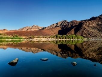 Produktbild: CALVENDO Puzzle Afrikanischer Fluss mit Spiegelung in Namibia | 1000 Teile Lege-Gr&ouml;&szlig;e 64x48cm Foto-Puzzle f&uuml;r gl&uuml;ckliche Stunden