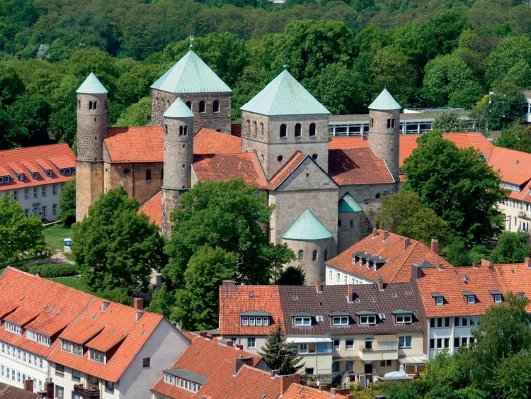 Produktbild: CALVENDO Puzzle Michaeliskirche | 1000 Teile Lege-Gr&ouml;&szlig;e 64x48cm Foto-Puzzle f&uuml;r gl&uuml;ckliche Stunden