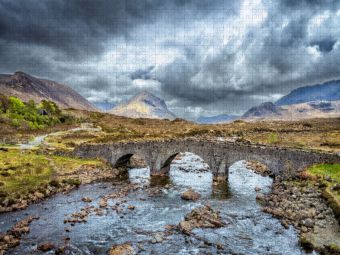 Produktbild: CALVENDO Puzzle Sligachan Old Bridge | 1000 Teile Lege-Gr&ouml;&szlig;e 64x48cm Foto-Puzzle f&uuml;r gl&uuml;ckliche Stunden