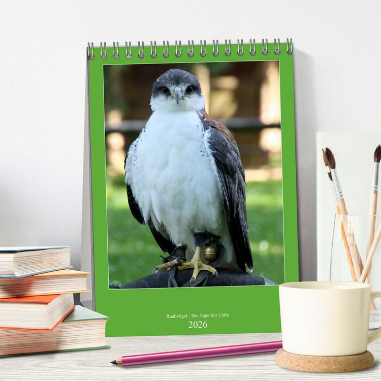 Produktbild: Raubv&ouml;gel - Die J&auml;ger der L&uuml;fte (Tischkalender 2026 DIN A5 hoch), CALVENDO Monatskalender