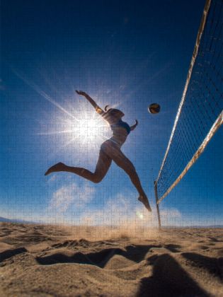 Produktbild: CALVENDO Puzzle Sexy Volleyballspielerin springt im Sand unter der Sonne | 1000 Teile Lege-Gr&ouml;&szlig;e 64x48cm Foto-Puzzle f&uuml;r gl&uuml;ckliche Stunden