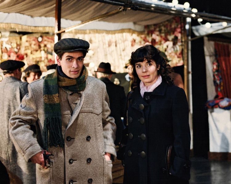 Produktbild: Ein St&uuml;ck Himmel - Staffel 1-2 - Die Geschichte der Holocaust-&Uuml;berlebenden Janina David (Alle 10 Teile) [5 DVDs]
