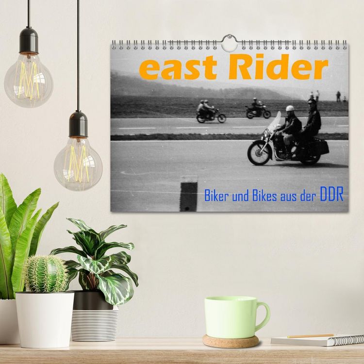Produktbild: east Rider - Biker und Bikes aus der DDR (Wandkalender 2026 DIN A4 quer), CALVENDO Monatskalender