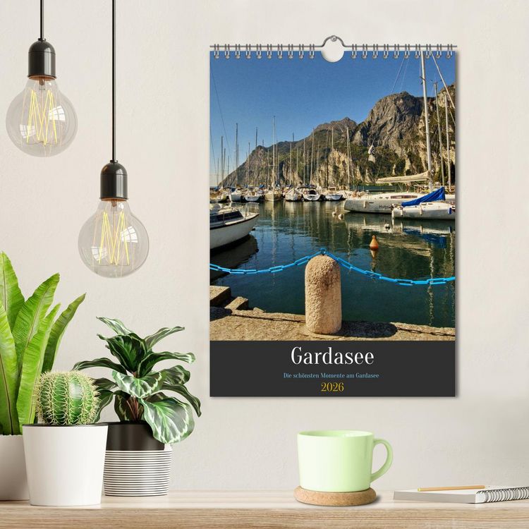 Produktbild: Gardasee - Die sch&ouml;nsten Momente am Gardasee (Wandkalender 2026 DIN A4 hoch), CALVENDO Monatskalender