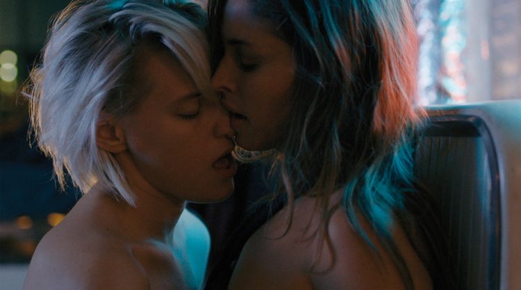 Produktbild: Below Her Mouth
