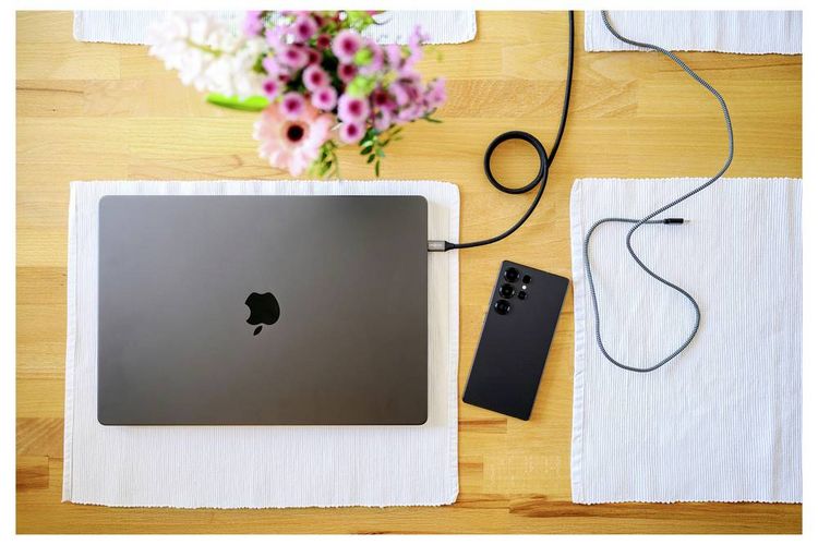 Produktbild: Ansmann USB-Kabel USB-A Stecker, USB-C&reg; Stecker, Apple Lightning Stecker 120 cm Schwarz Textil-Mantel 1700-0188